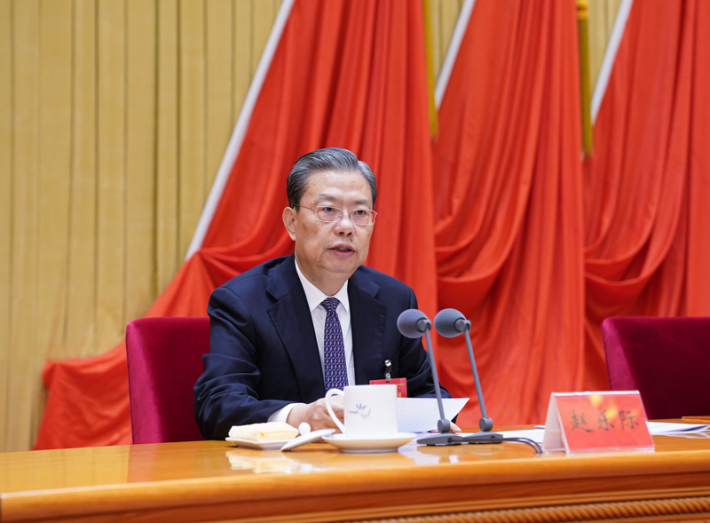 1月22日，中國(guó)共產(chǎn)黨第十九屆中央紀(jì)律檢查委員會(huì)第五次全體會(huì)議在北京開(kāi)幕。中共中央政治局常委、中央紀(jì)律檢查委員會(huì)書(shū)記趙樂(lè)際代表中央紀(jì)律檢查委員會(huì)常務(wù)委員會(huì)作題為《推動(dòng)新時(shí)代紀(jì)檢監(jiān)察工作高質(zhì)量發(fā)展，以優(yōu)異成績(jī)慶祝中國(guó)共產(chǎn)黨成立100周年》的工作報(bào)告。新華社記者 張領(lǐng) 攝